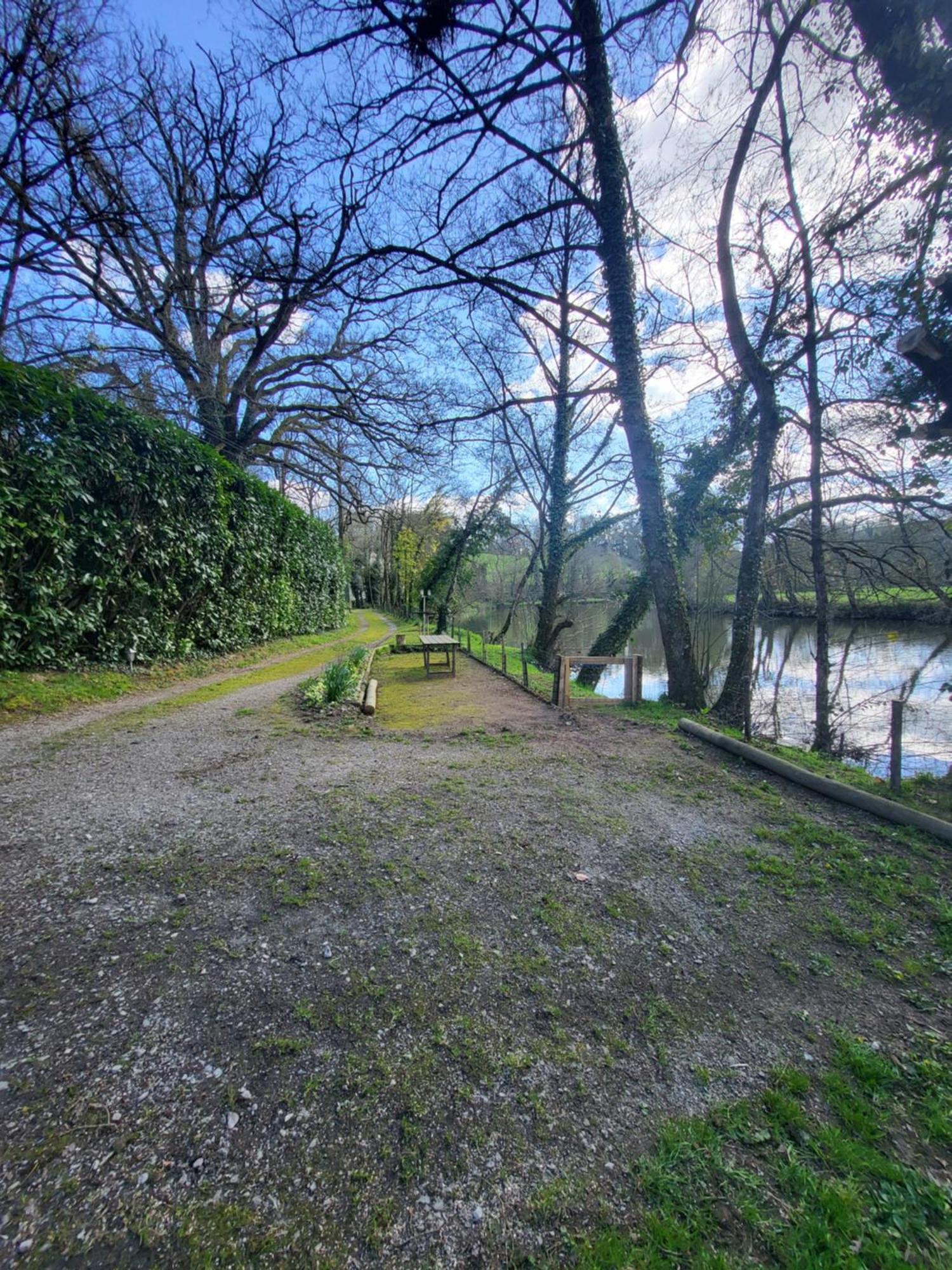 Chez Nirina Proche Puys Dufou Mortagne-sur-Sevre Exterior foto